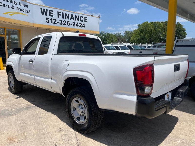 Toyota Tacoma 2WD Vehicle Image 04