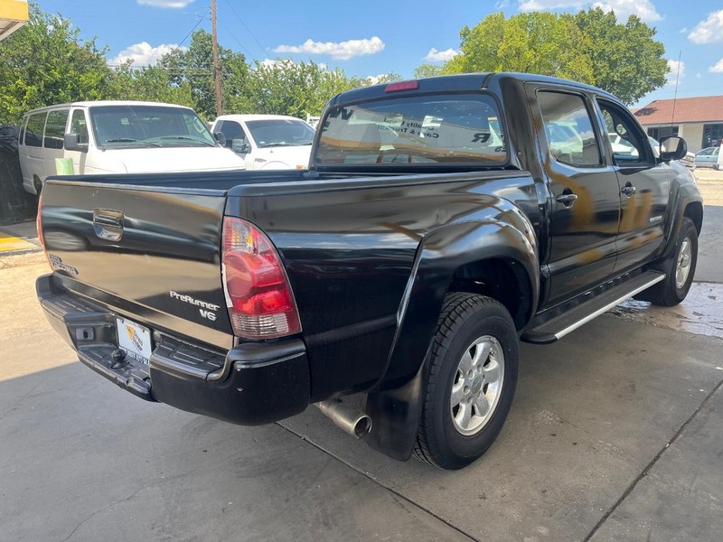 Toyota Tacoma Vehicle Image 04