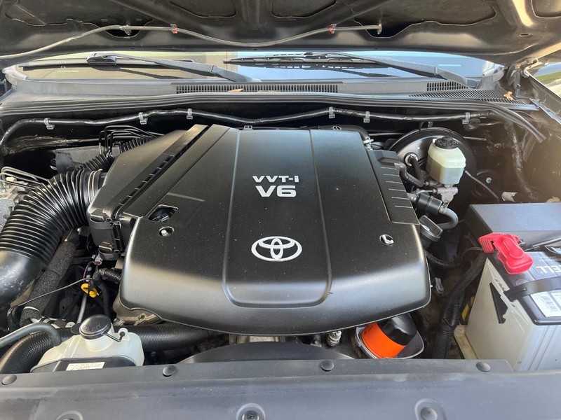 Toyota Tacoma Vehicle Image 12