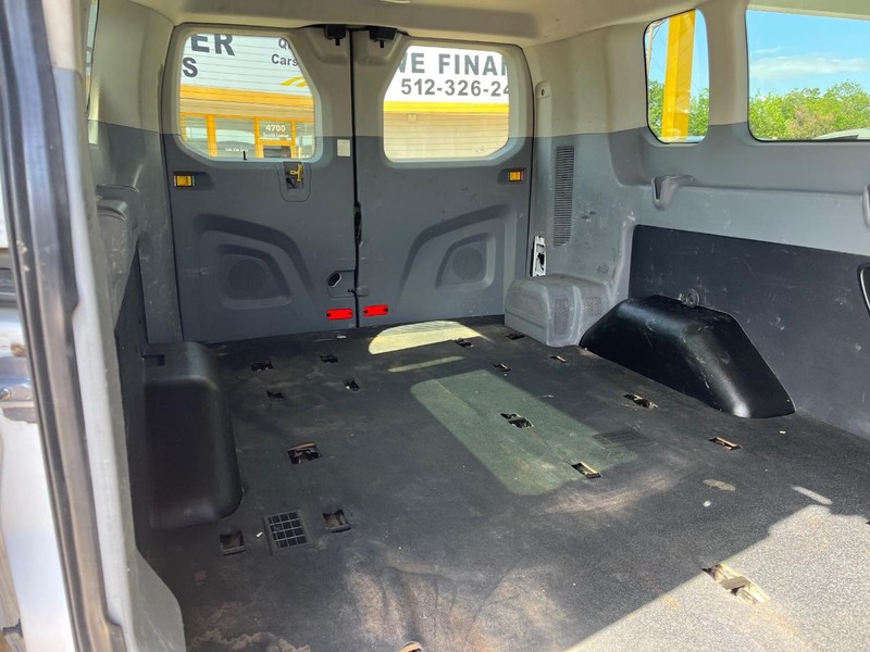 Ford Transit Wagon Vehicle Image 07