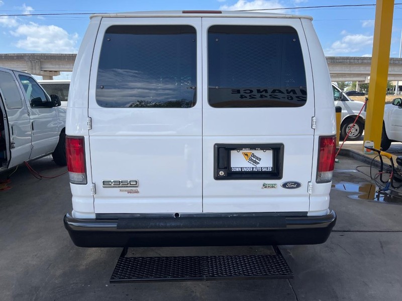 Ford Econoline Wagon Vehicle Image 05