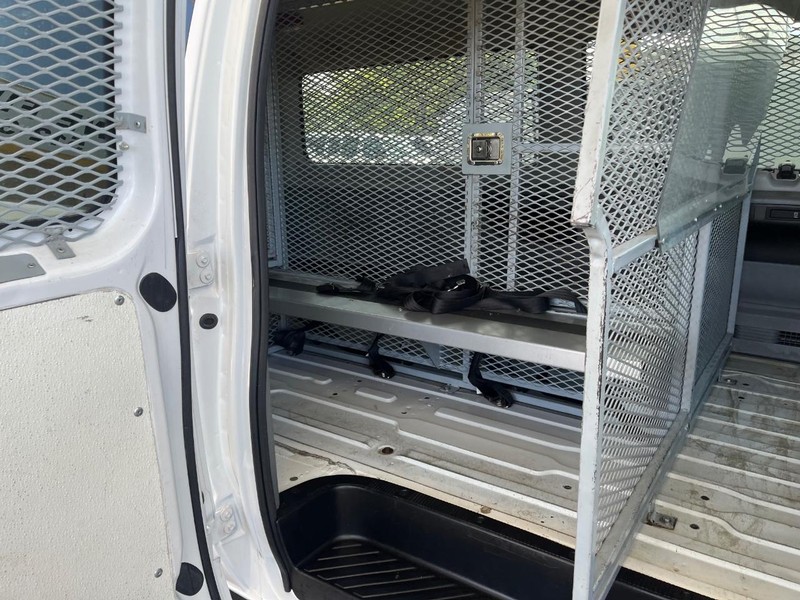 Ford Econoline Wagon Vehicle Image 12