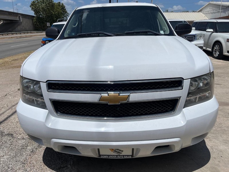 Chevrolet Tahoe Vehicle Image 02
