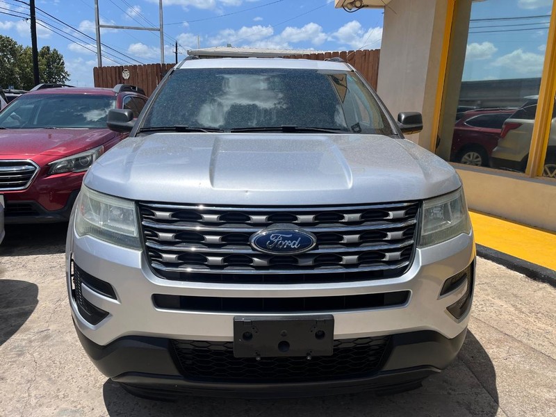 Ford Explorer Vehicle Image 02