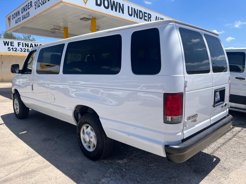 Ford Econoline Wagon Vehicle Image 04