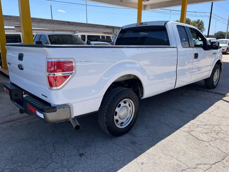 Ford F-150 Vehicle Full-screen Gallery Image 04