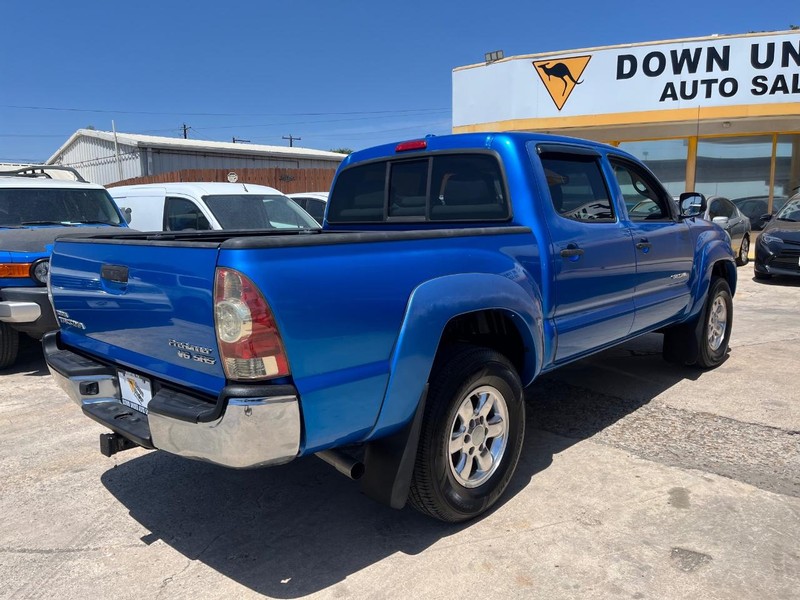 Toyota Tacoma Vehicle Full-screen Gallery Image 05