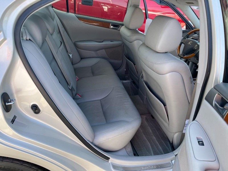 Lexus ES 330 Vehicle Image 09