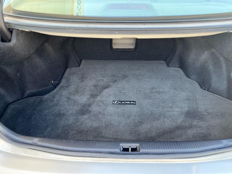 Lexus ES 330 Vehicle Image 11