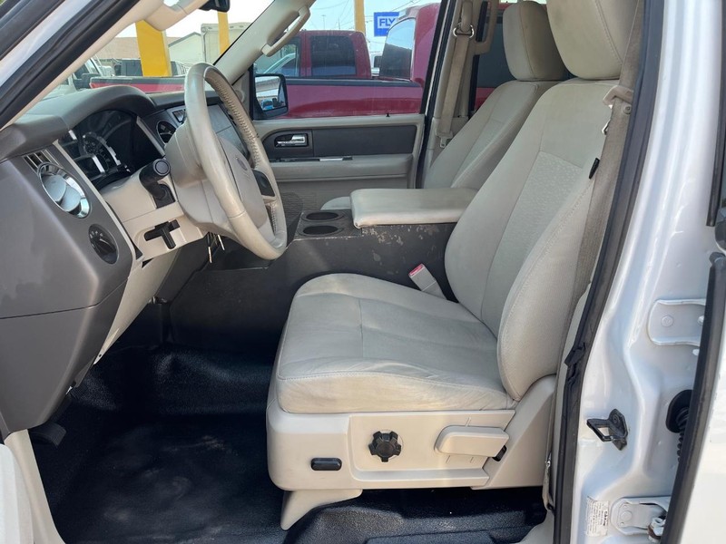 Ford Expedition Vehicle Image 07