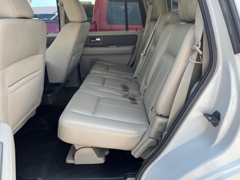 Ford Expedition Vehicle Image 11