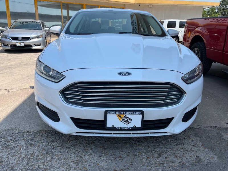 Ford Fusion Vehicle Image 02