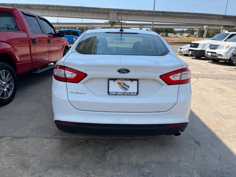 Ford Fusion Vehicle Image 05