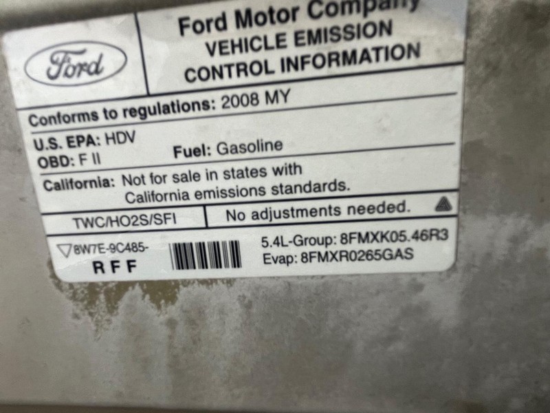 Ford Econoline Wagon Vehicle Image 12