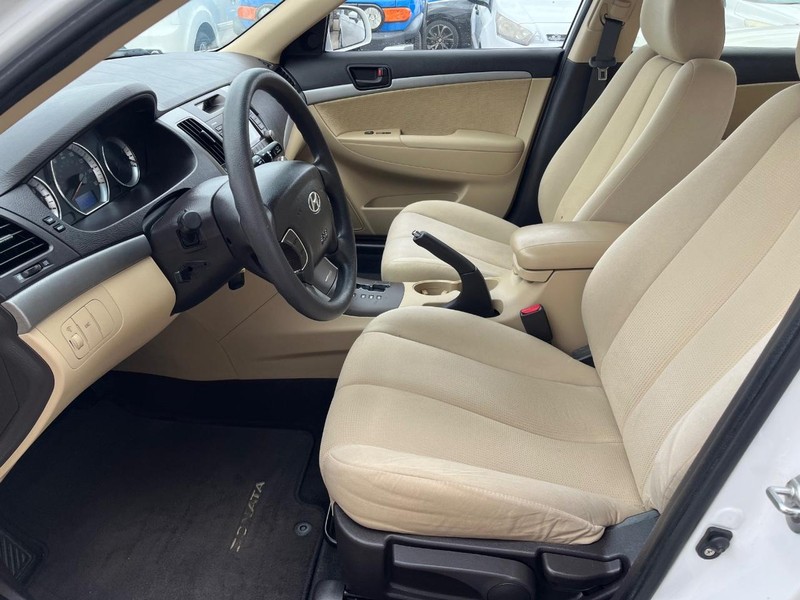 Hyundai Sonata Vehicle Image 11