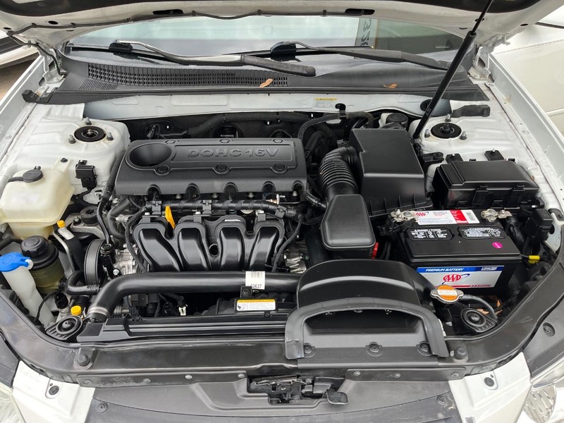 Hyundai Sonata Vehicle Image 12
