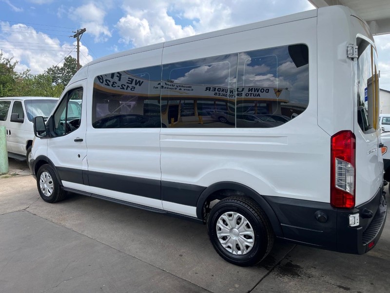 Ford Transit Wagon Vehicle Image 05