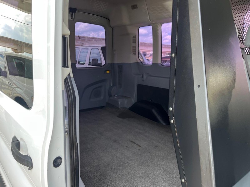 Ford Transit Wagon Vehicle Image 11