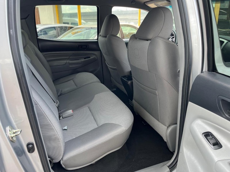 Toyota Tacoma Vehicle Image 07