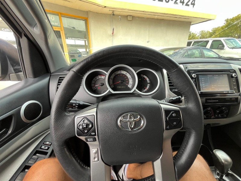 Toyota Tacoma Vehicle Image 08