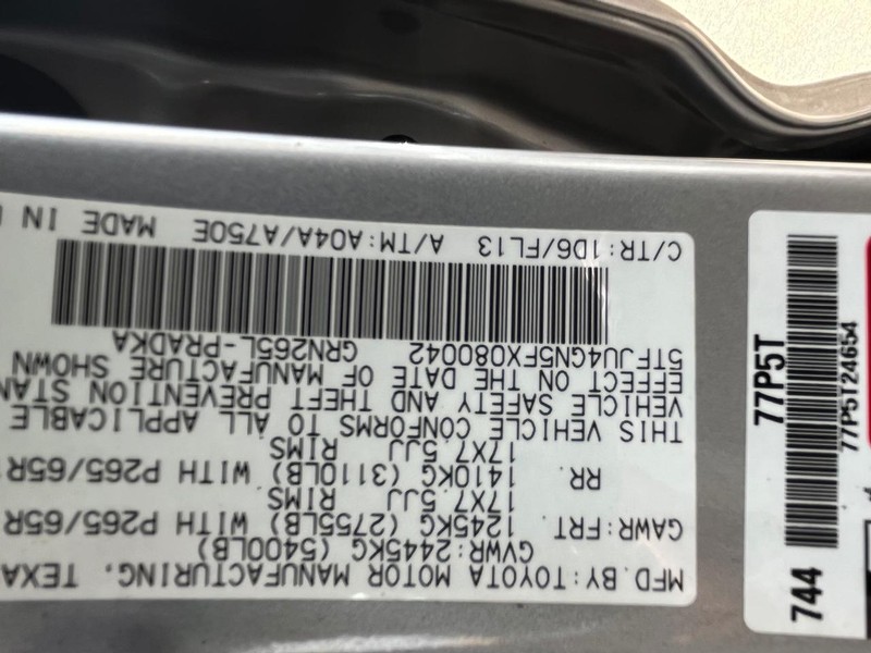 Toyota Tacoma Vehicle Image 12
