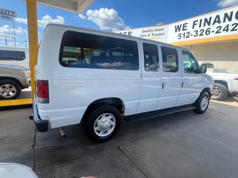 Ford Econoline Wagon Vehicle Image 06