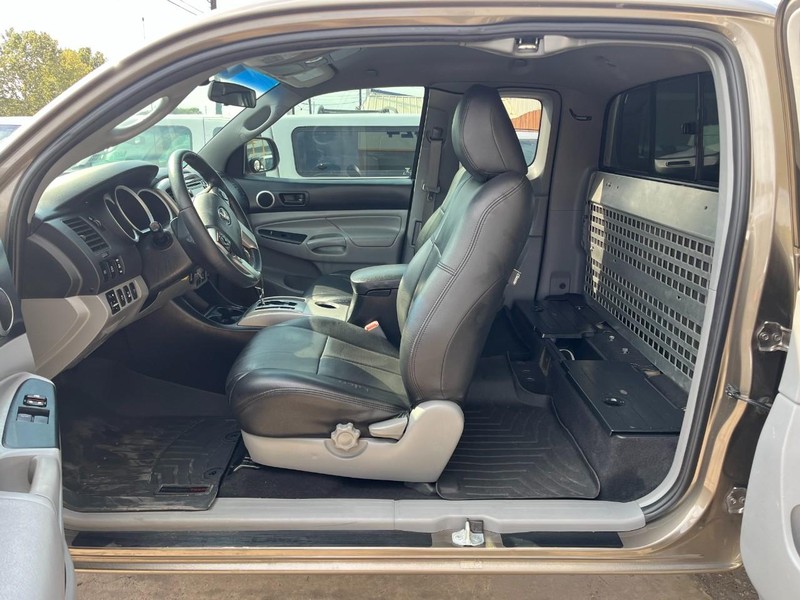 Toyota Tacoma Vehicle Image 07