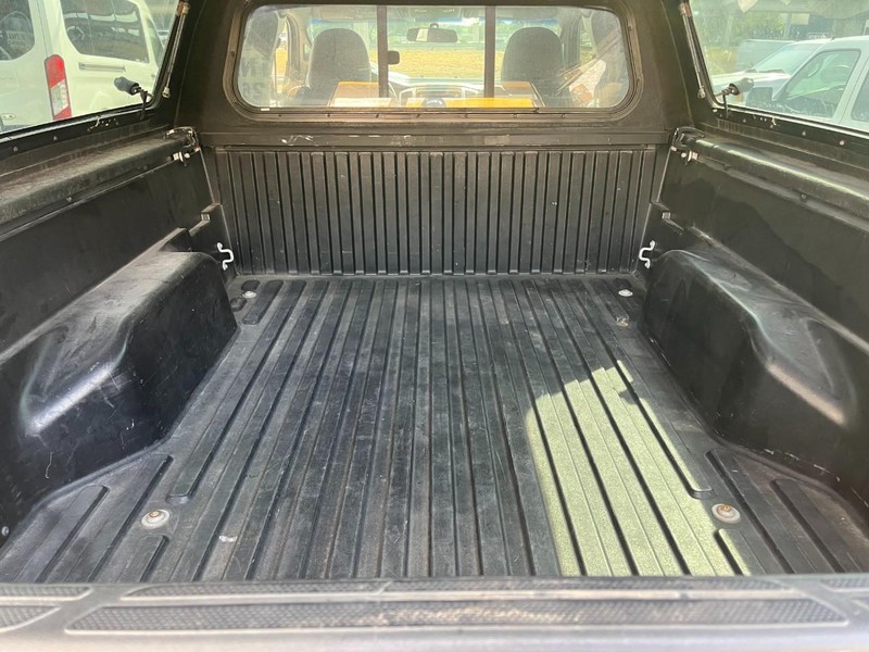 Toyota Tacoma Vehicle Image 10
