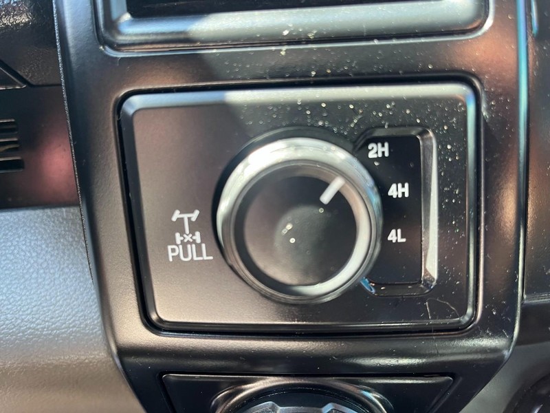 Ford F-150 Vehicle Full-screen Gallery Image 13