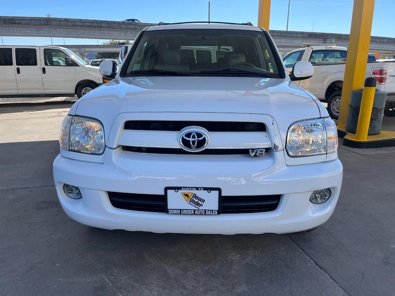 Toyota Sequoia Vehicle Image 02
