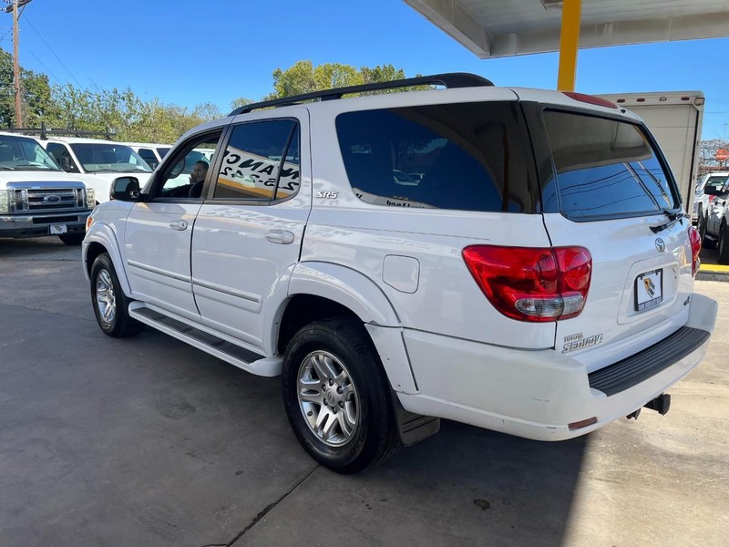 Toyota Sequoia Vehicle Image 06