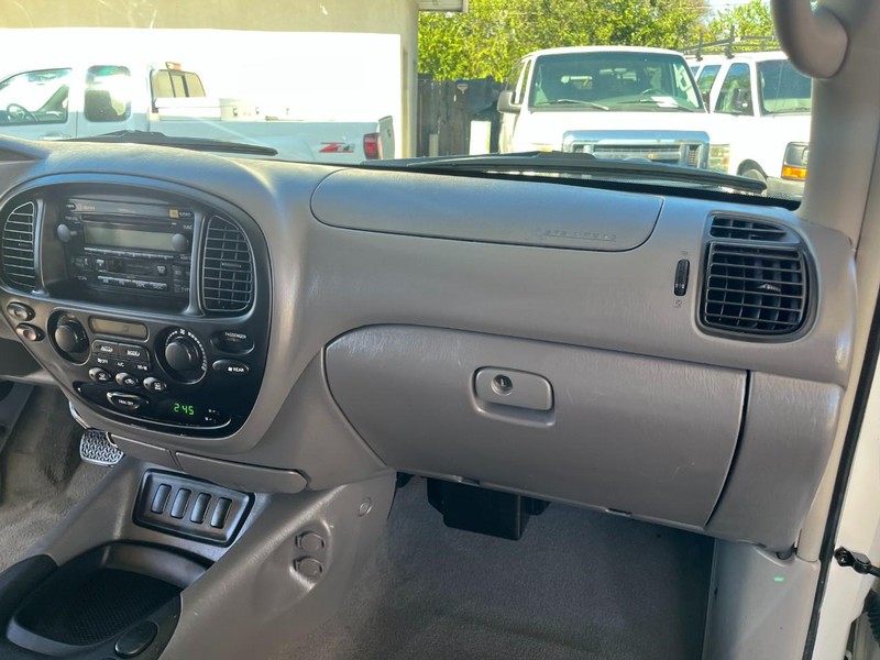 Toyota Sequoia Vehicle Image 10