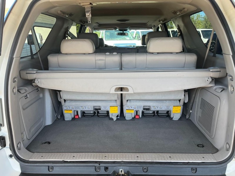 Toyota Sequoia Vehicle Image 14