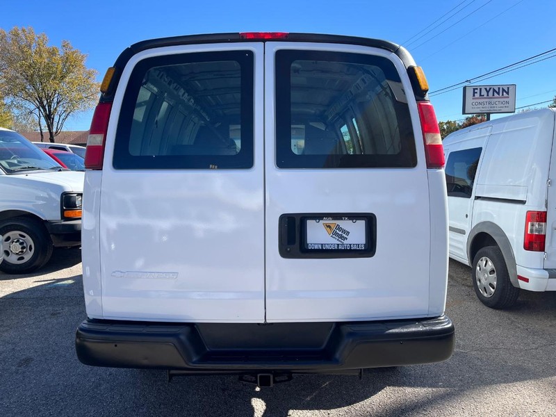 Chevrolet Express Cargo Van Vehicle Image 06
