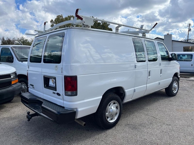 Ford Econoline Cargo Van Vehicle Image 04
