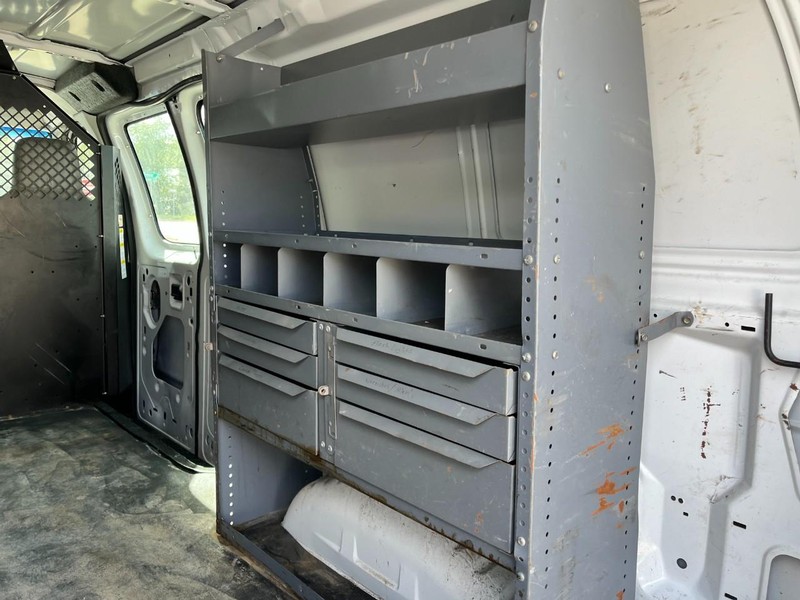 Ford Econoline Cargo Van Vehicle Image 11
