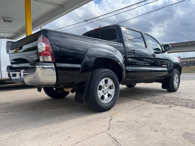 Toyota Tacoma Vehicle Image 04