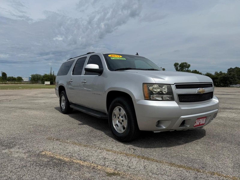 Chevrolet Suburban Vehicle Full-screen Gallery Image 04