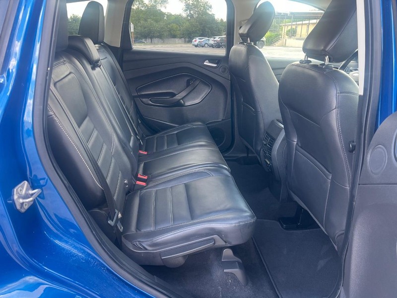 Ford Escape Vehicle Full-screen Gallery Image 11