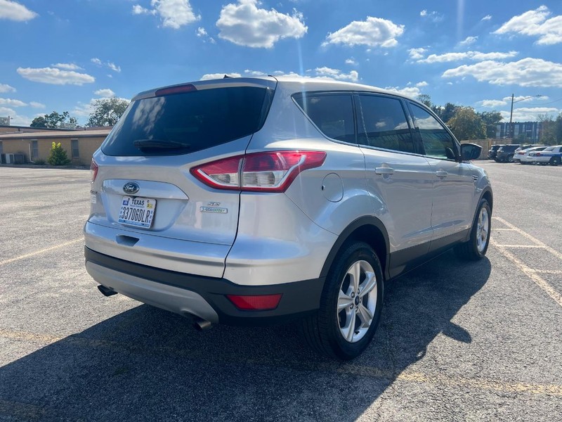 Ford Escape Vehicle Full-screen Gallery Image 06