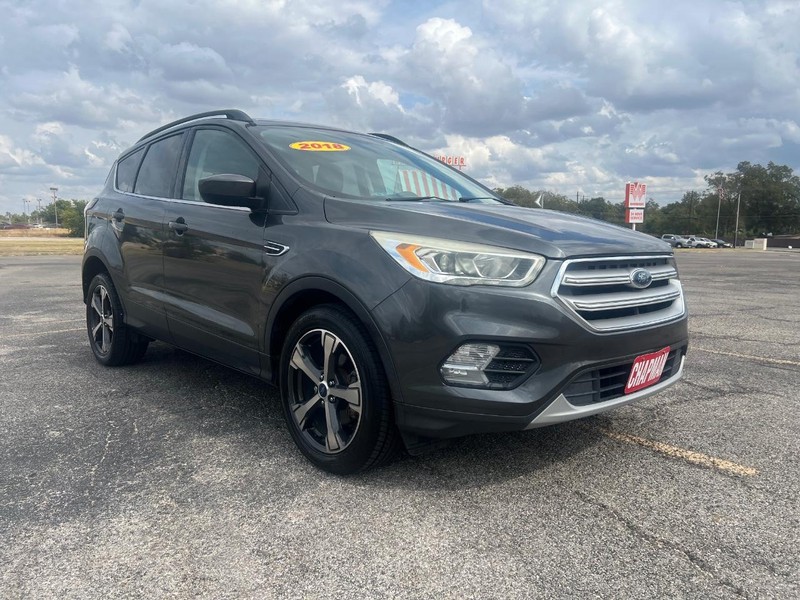 Ford Escape Vehicle Full-screen Gallery Image 04