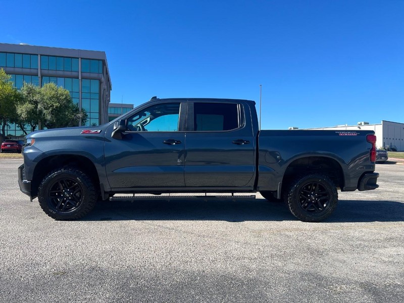 Chevrolet Silverado 1500 Vehicle Full-screen Gallery Image 02
