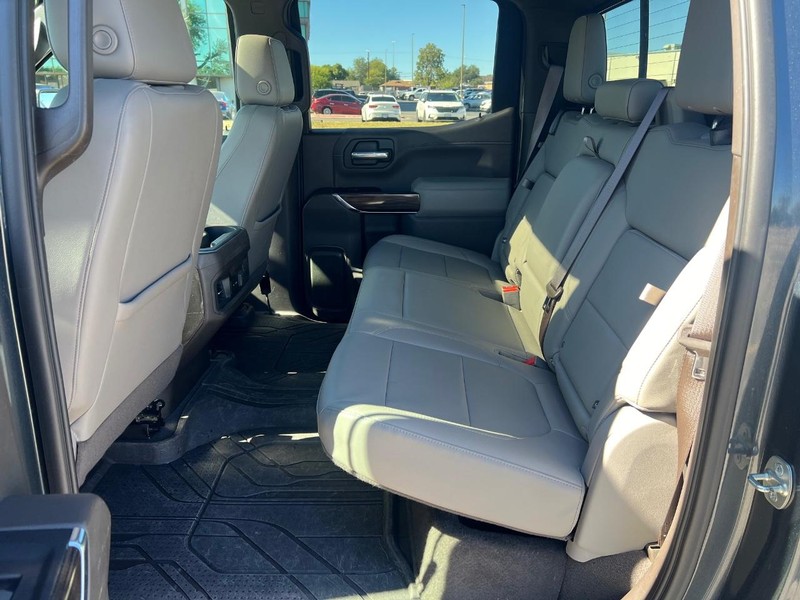 Chevrolet Silverado 1500 Vehicle Full-screen Gallery Image 09