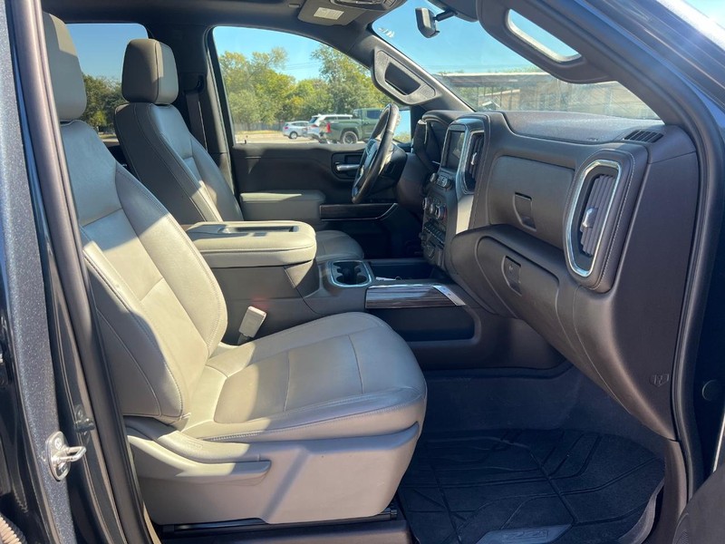 Chevrolet Silverado 1500 Vehicle Full-screen Gallery Image 10