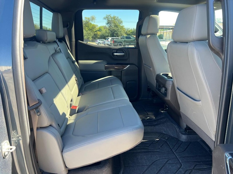 Chevrolet Silverado 1500 Vehicle Full-screen Gallery Image 11