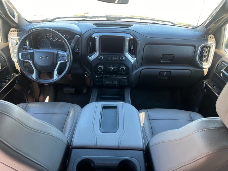 Chevrolet Silverado 1500 Vehicle Full-screen Gallery Image 14