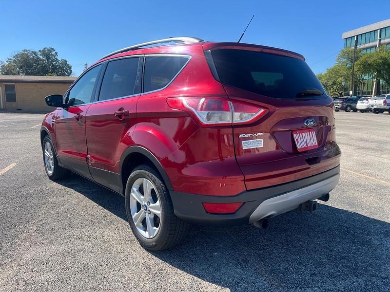 Ford Escape Vehicle Full-screen Gallery Image 7