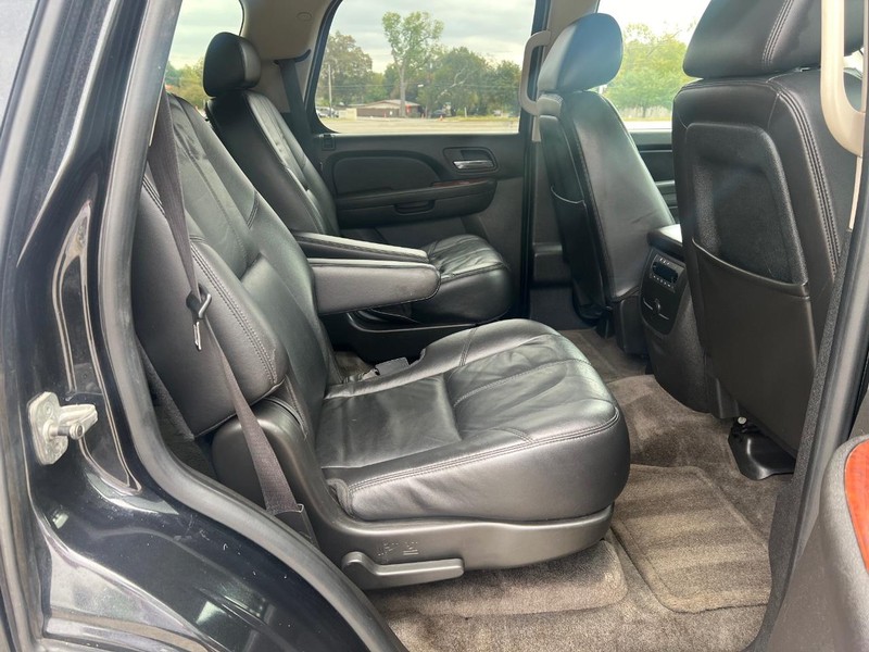 Chevrolet Tahoe Vehicle Full-screen Gallery Image 12