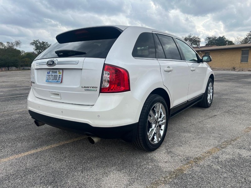 Ford Edge Vehicle Full-screen Gallery Image 06