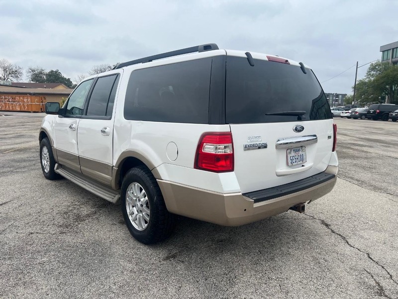 Ford Expedition EL Vehicle Full-screen Gallery Image 7